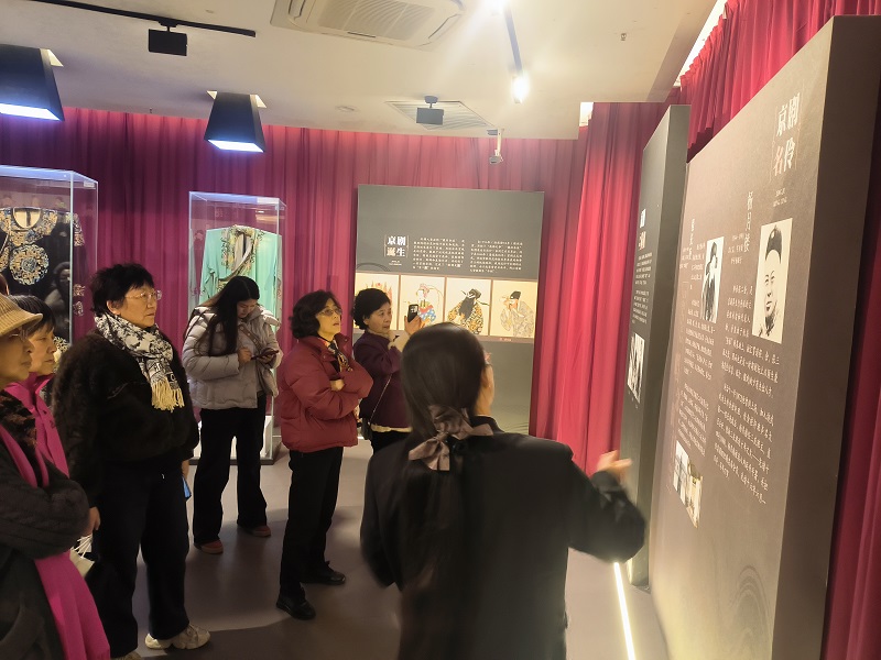 徽班博物馆参观00.jpg