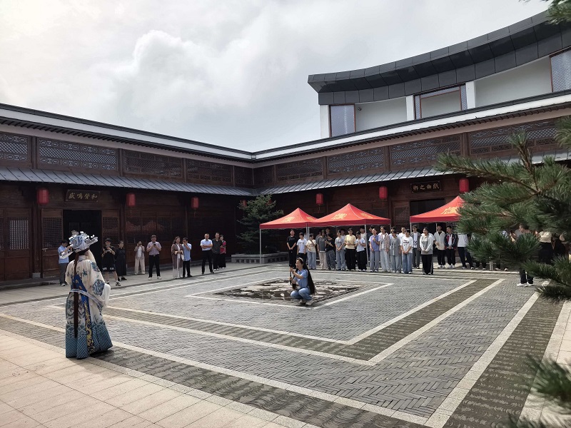 多方联动聚合力  梨园寄语润童心 民革安庆市十五支部联合怀宁县政协开展“梨园寄语 金榜题名”主题研学活动